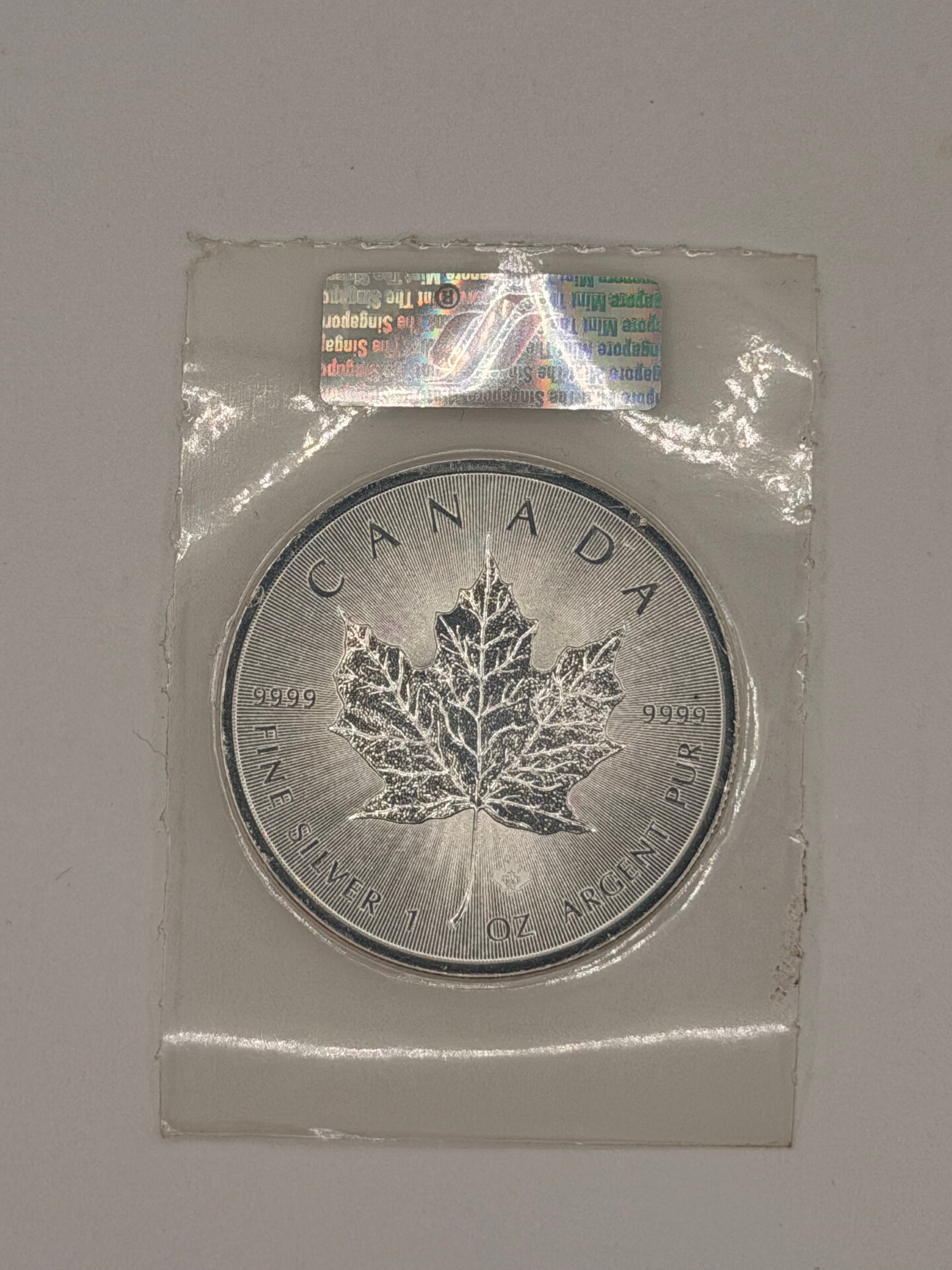2014 Canada 1 Oz Silver Maple Leaf Bullion Coin UNC (Original Sealed)