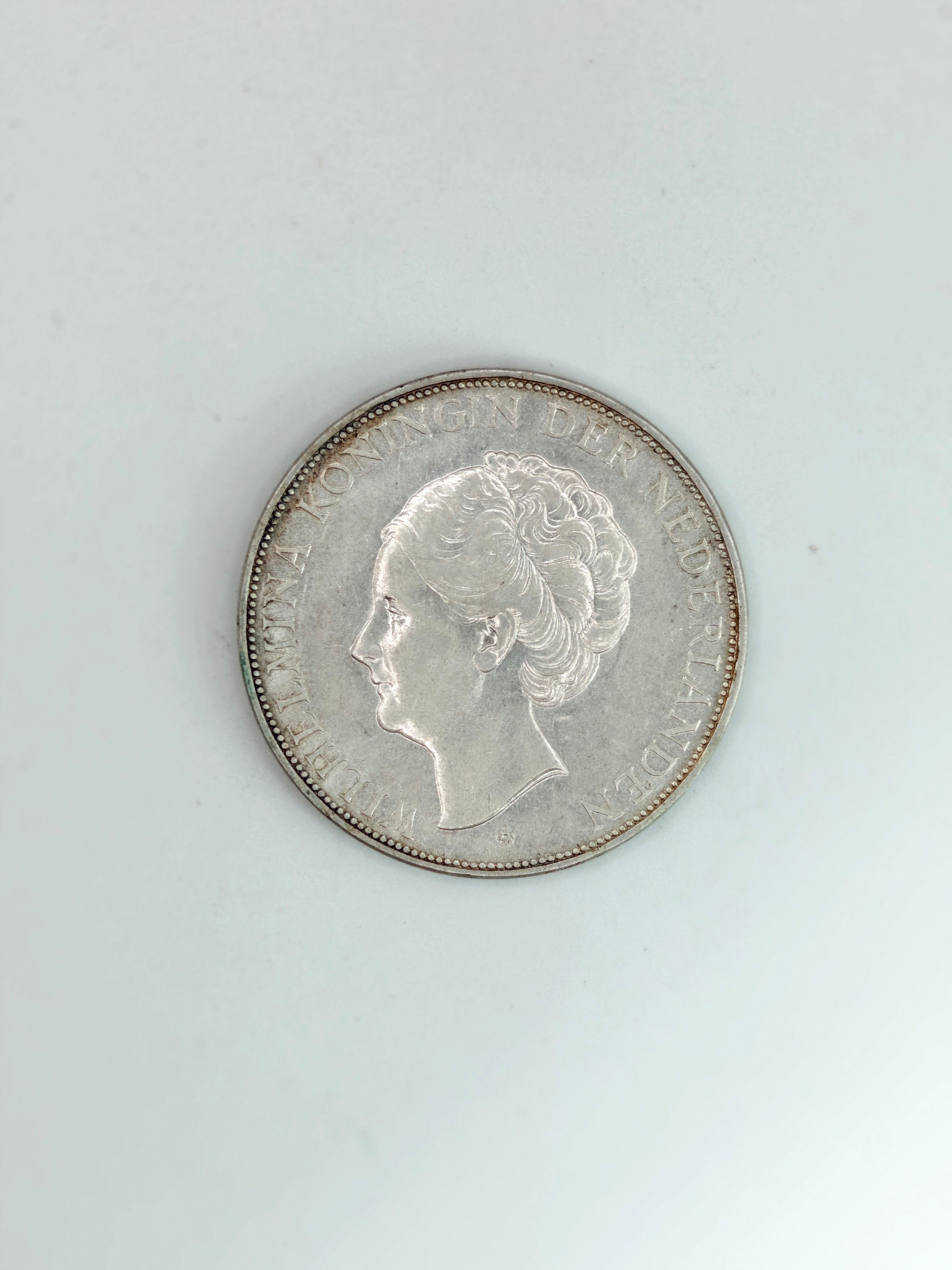 1922 - 1945 - Netherland 1 Gulden Queen Wilhelmina Coin