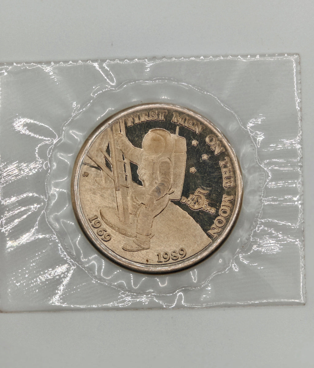 1989 - Marshall Islands $5 First Men on The Moon Coin