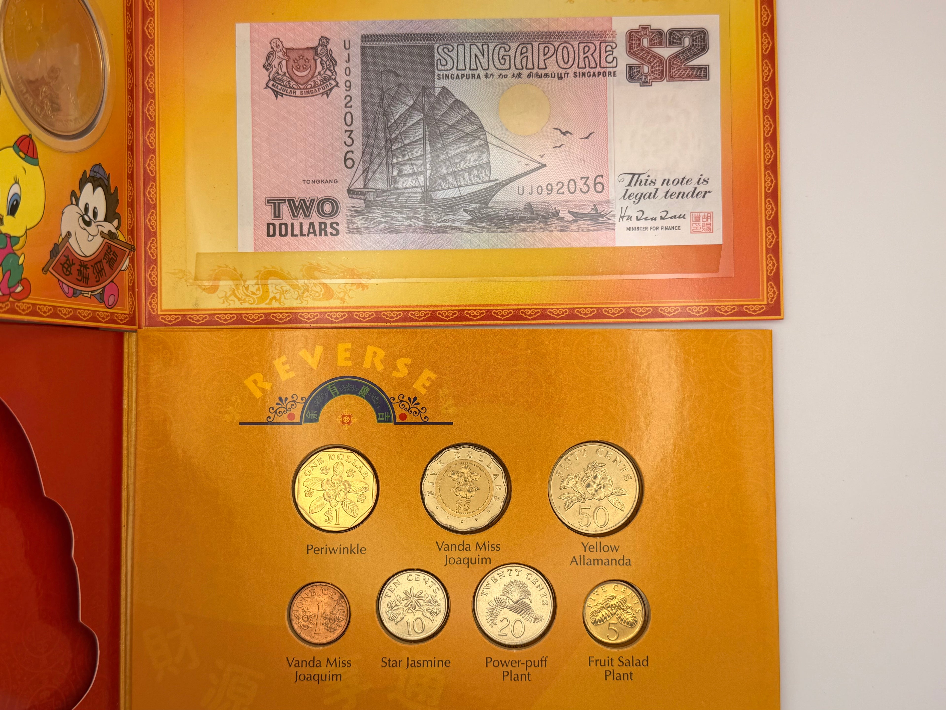 [2 Pcs] 2000 Singapore Uncirculated Coin Set Hongbao Pack & Year of the Dragon Tweety Bird Medallion Set
