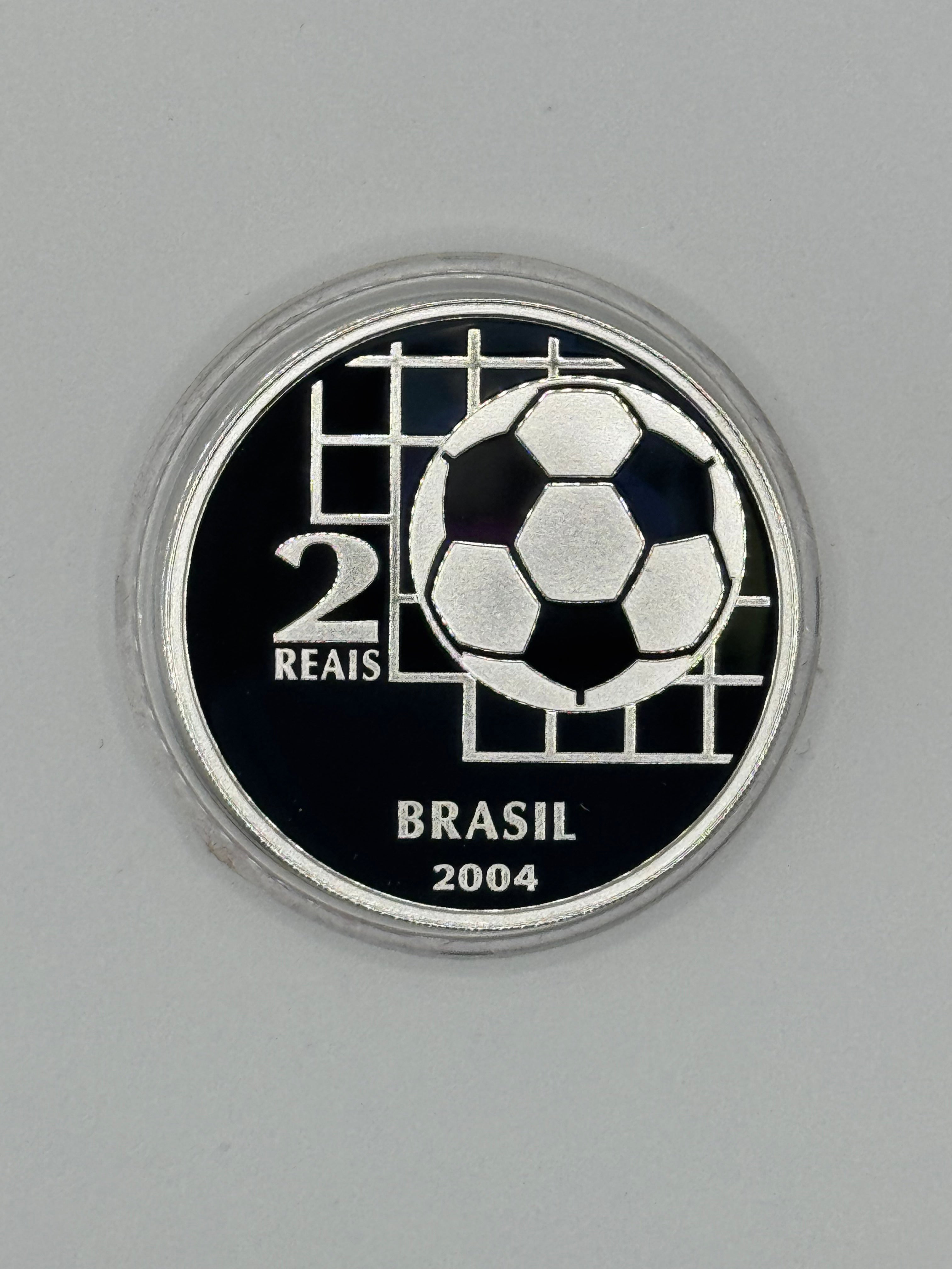 2004 年 - 巴西 2 雷亚尔国际足联百年纪念银币