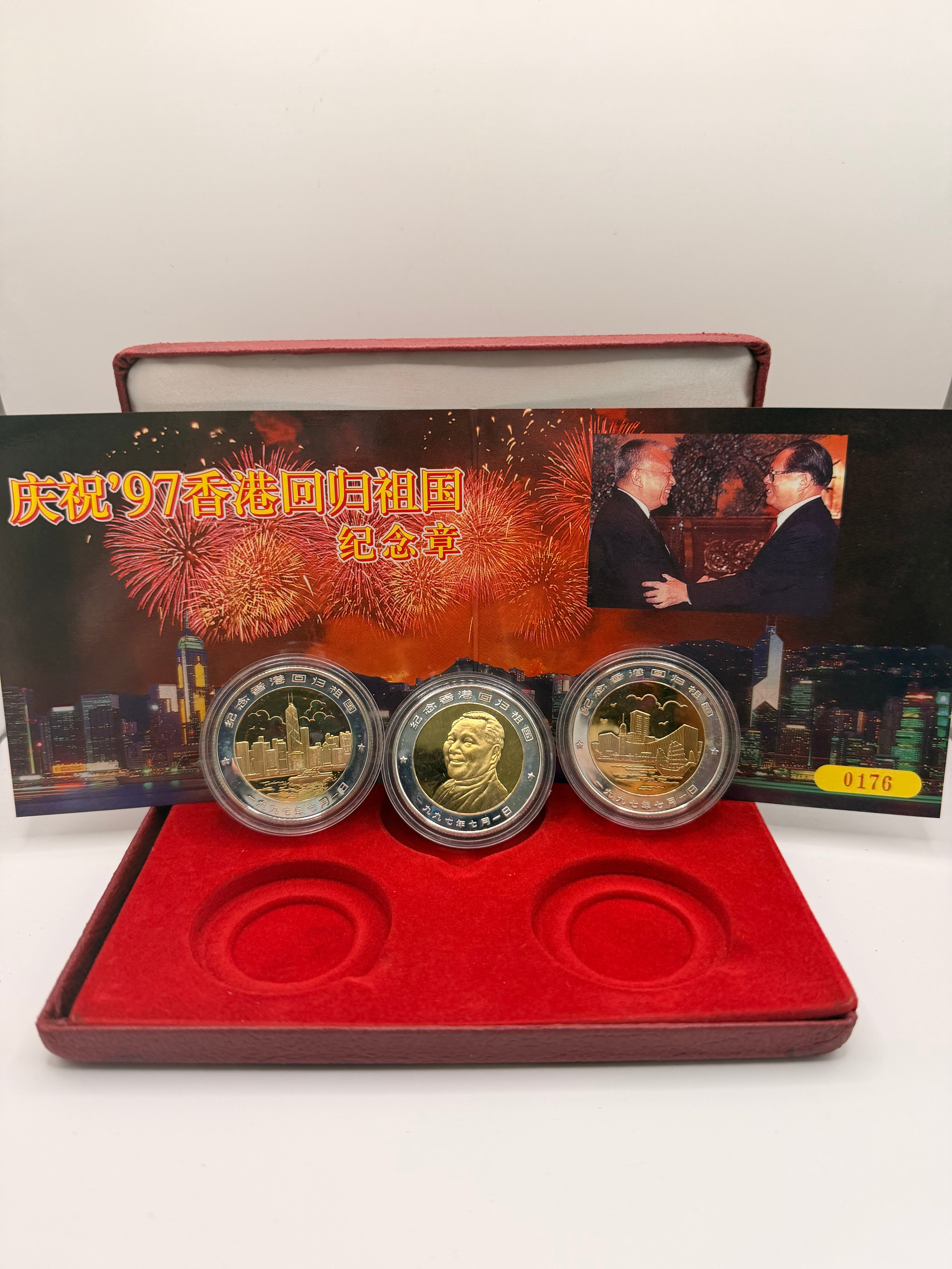 1997 - Hong Kong Back to China Souvenir Coin Set
